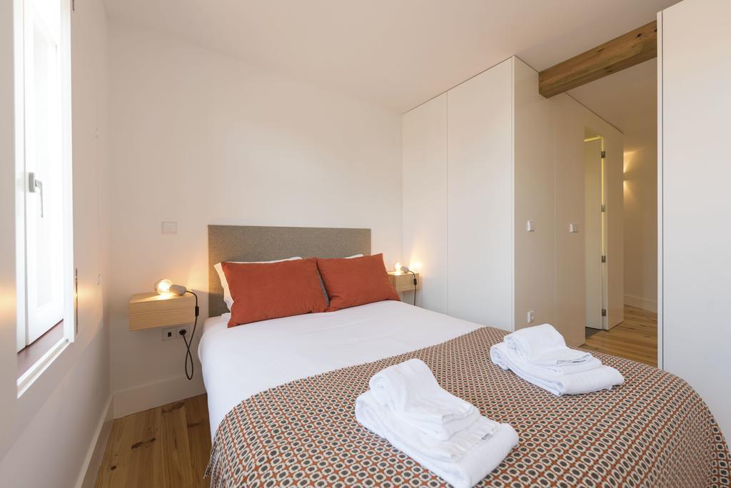 Lovelystay - Top Floor Balcony Apartment Porto Buitenkant foto