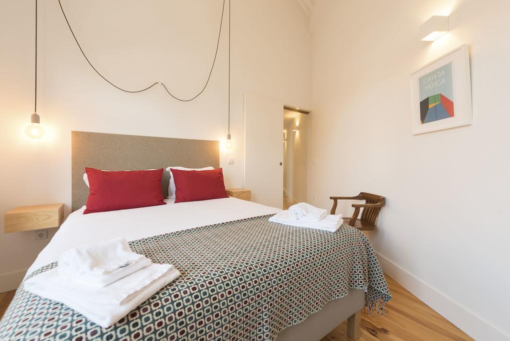 Lovelystay - Top Floor Balcony Apartment Porto Buitenkant foto