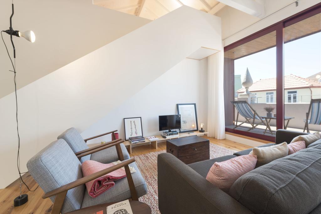 Lovelystay - Top Floor Balcony Apartment Porto Buitenkant foto