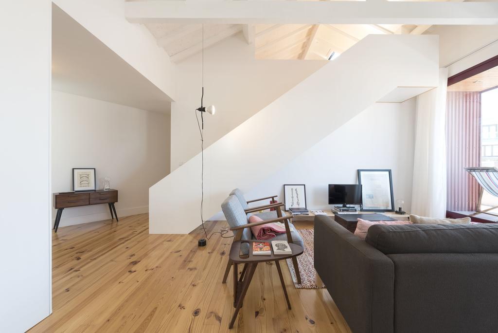 Lovelystay - Top Floor Balcony Apartment Porto Buitenkant foto