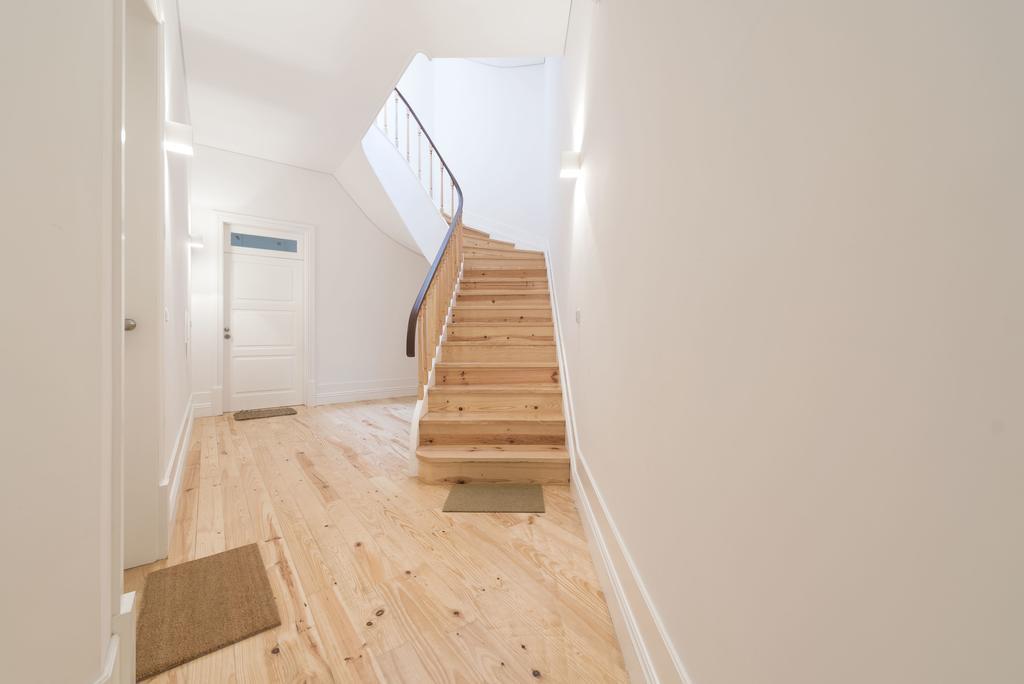 Lovelystay - Top Floor Balcony Apartment Porto Buitenkant foto